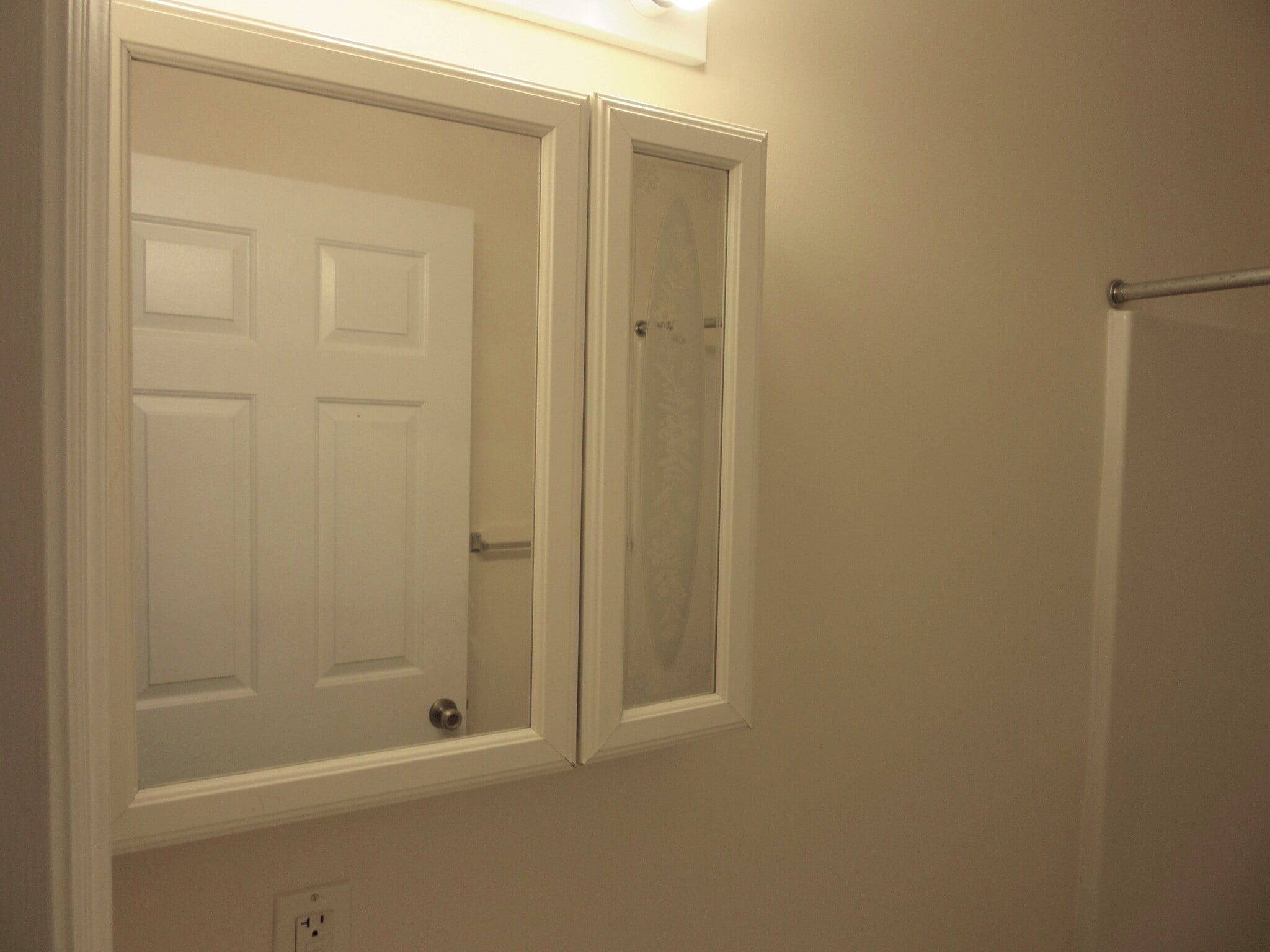 Main Bathroom - 6443 Charles Snider Rd