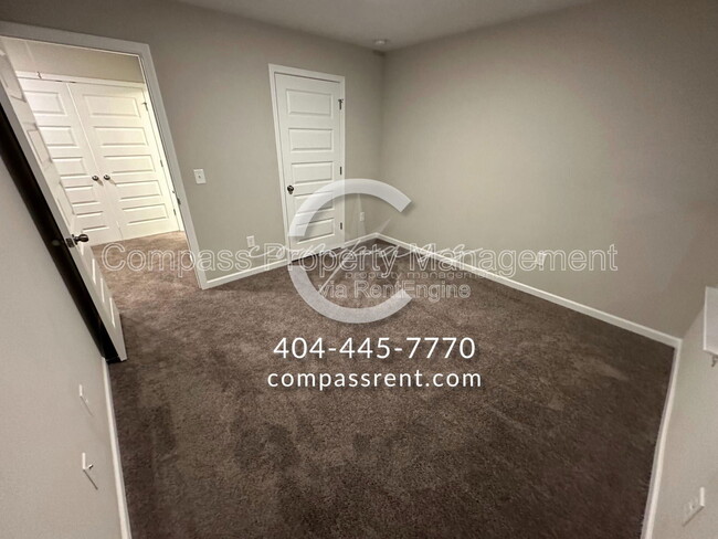 Building Photo - 112 Squarewood Ln NW
