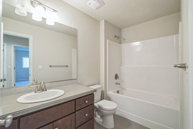 Building Photo - 9670 SW 171st Ave