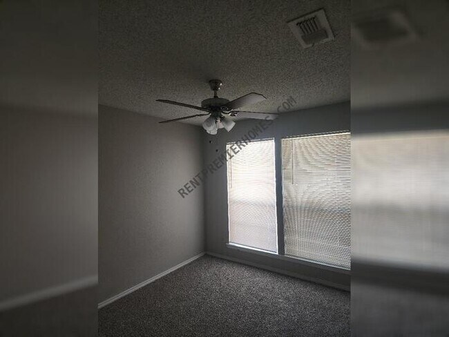 Building Photo - 1805 Dorchester St