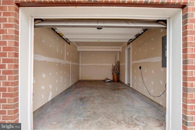 Building Photo - 4706 Wineleaf Ln