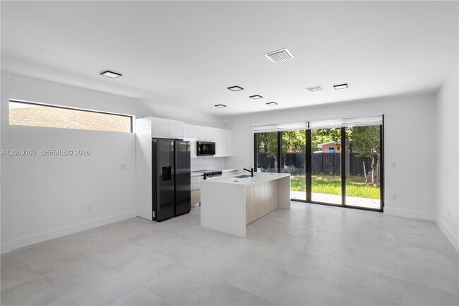 Building Photo - 921 NW 55th St