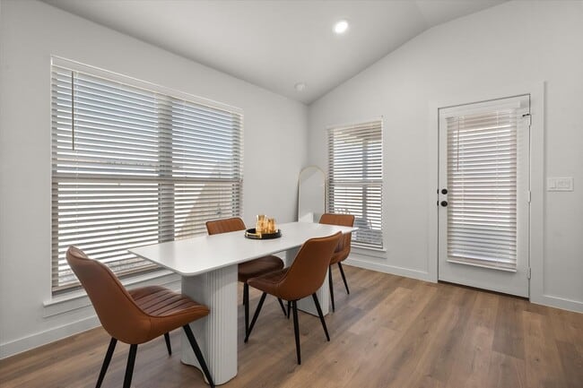 Building Photo - Four Beds, All Appliances, All Smiles!