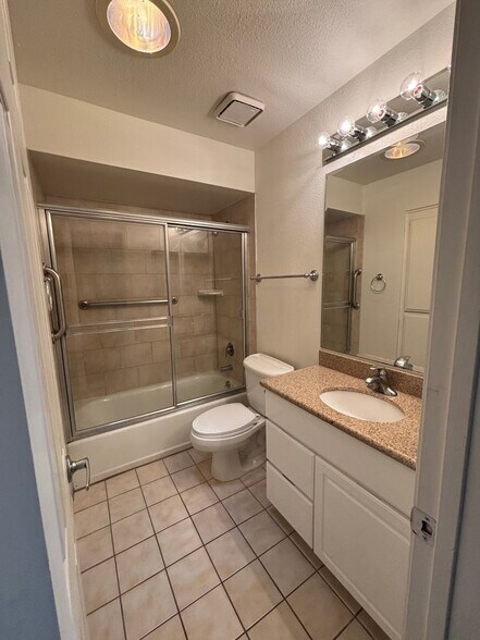Building Photo - 82954 Stewart Dr