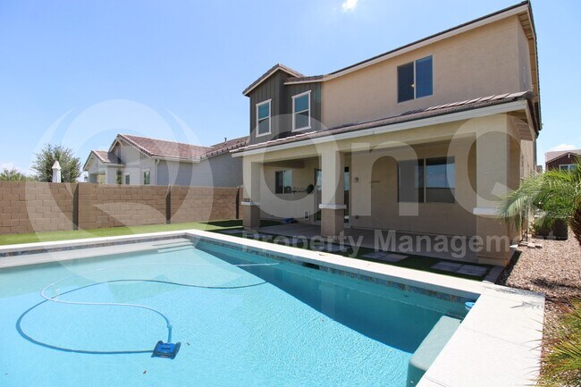 Building Photo - 2100 E Wisteria Dr
