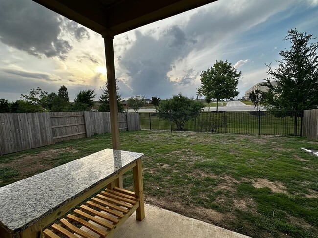Building Photo - 216 Martha Dr