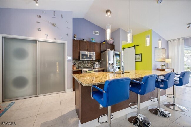 Building Photo - 4516 SW 21st Pl