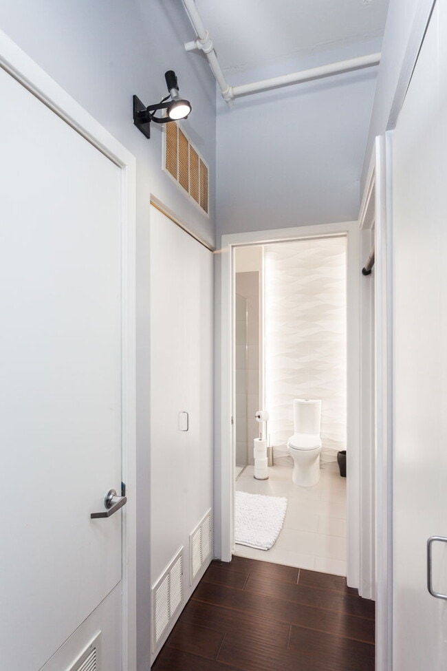 Building Photo - 130 S Canal St