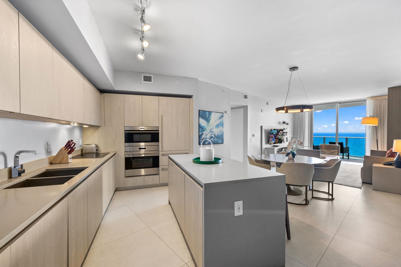 Building Photo - 4111 S Ocean Dr