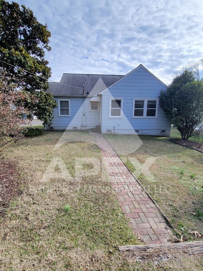 Building Photo - Craftsman Style 2 Bd 1- Ba Single Family H...
