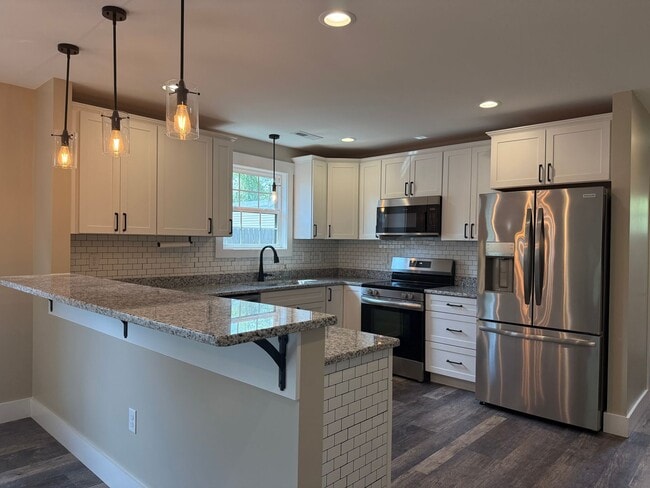 Building Photo - Newer One-Level Home Near Downtown Black Mountain