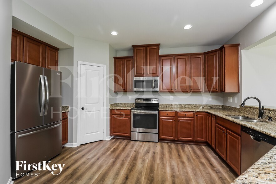 Building Photo - 4313 Roundwood Ct