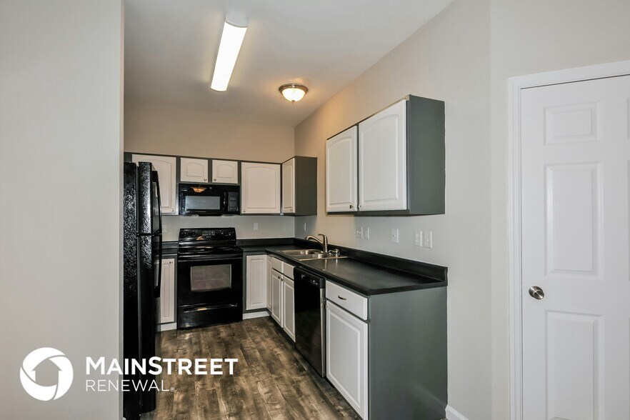 Building Photo - 1010 Glengarry Dr