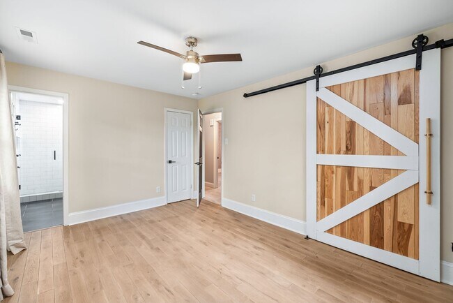 Building Photo - 3800 Terrebonne Ct