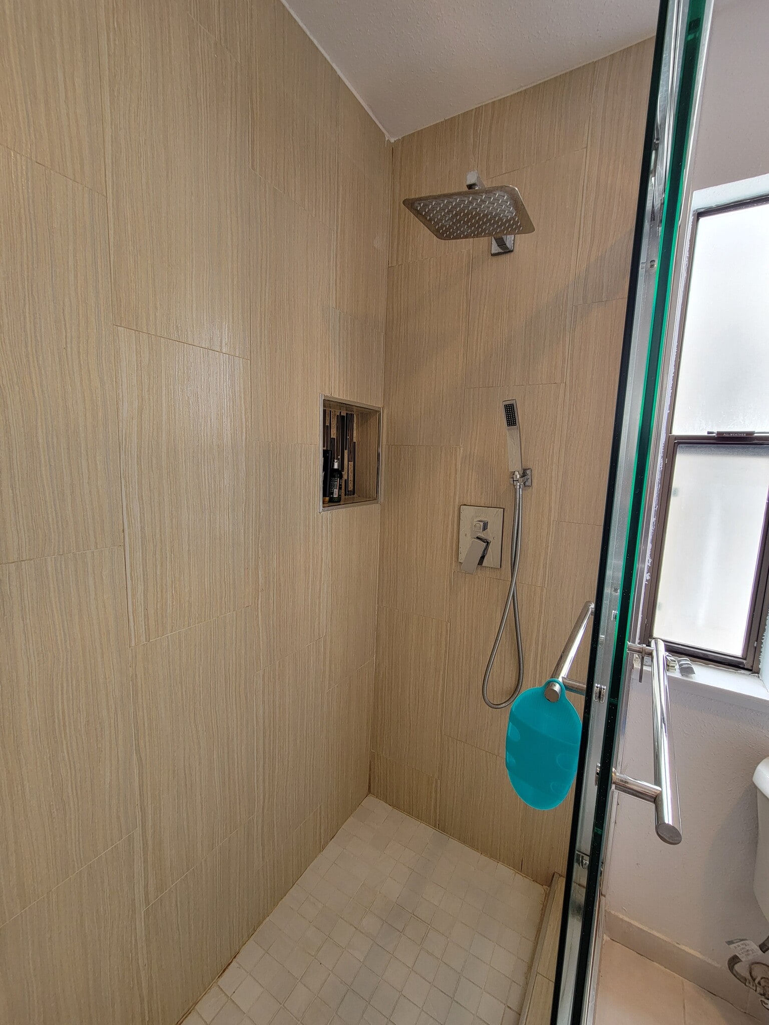 Building Photo - 575 Villa Real