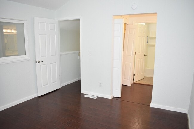 Building Photo - 1019 Dornajo Way
