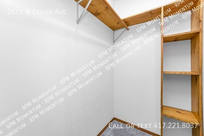 Building Photo - 2671 Cedar Ave