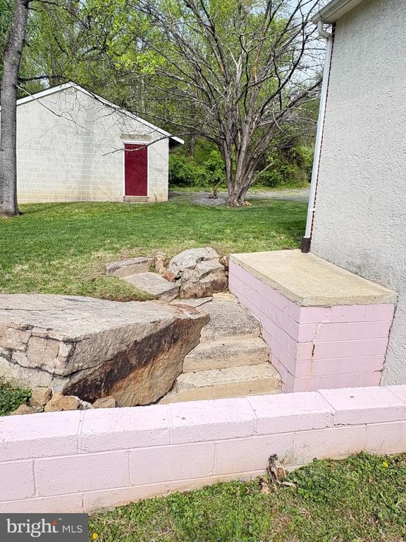 Building Photo - 29 Laver Rd