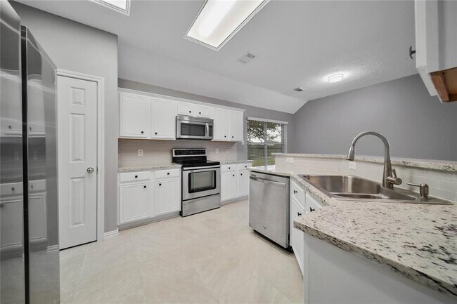 Building Photo - 22028 Knights Cove Dr