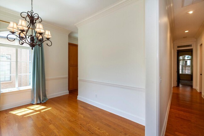 Building Photo - 8819 Provence Village Ln