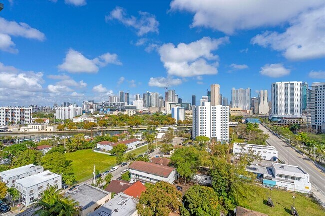 Building Photo - 36 NW 6th Ave