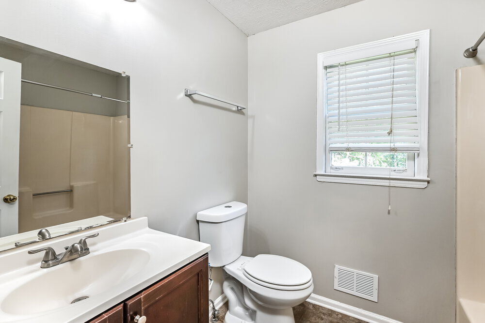 Building Photo - 1551 Willow Creek Ct