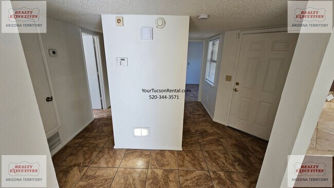 Building Photo - 1st Ave & Irvington Rd area 3 bedroom with AC