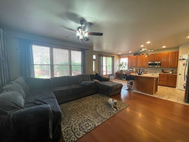 Building Photo - Bellevue Home For Rent!