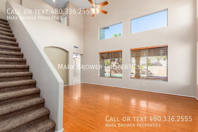 Building Photo - 1462 W. Roadrunner Dr.
