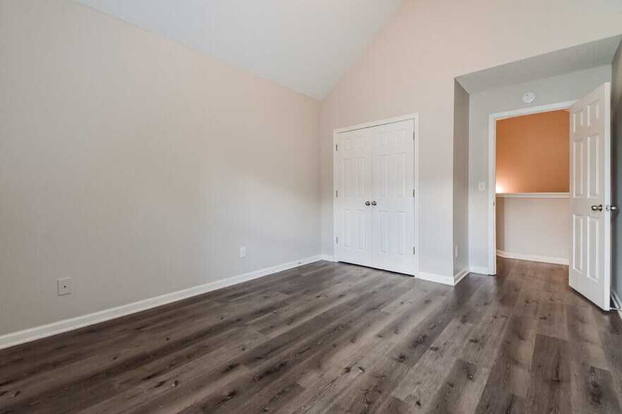 Building Photo - 3038 Summer Breeze Dr