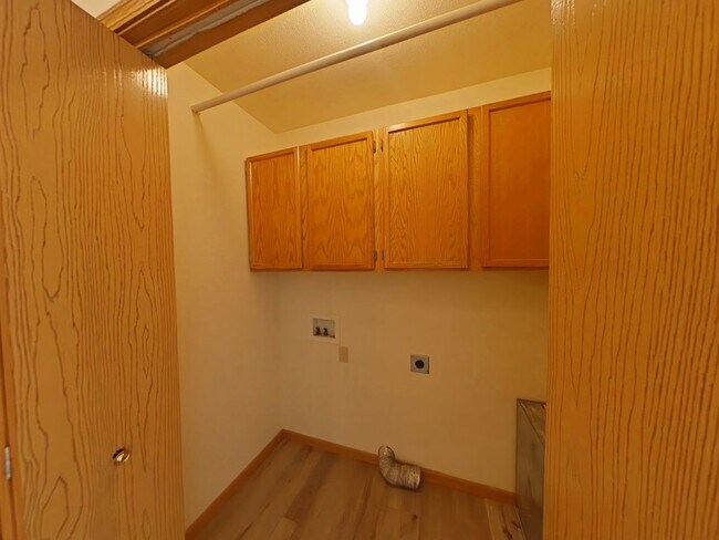 Building Photo - 2491 Wheeler Dr