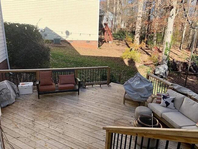 Building Photo - 207 Twinleaf Way