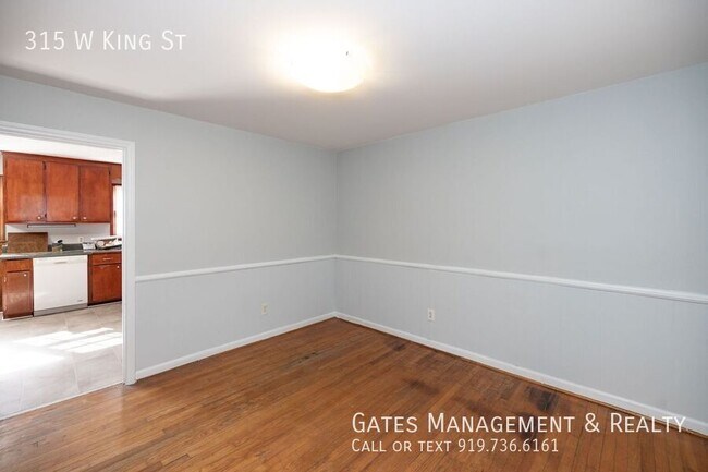 Building Photo - 315 W King St