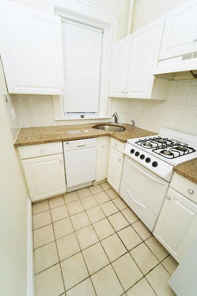 Building Photo - 317 Allston St