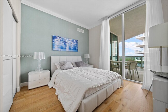 Building Photo - 250 Sunny Isles Blvd