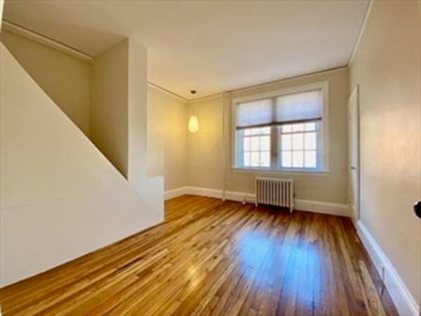 Building Photo - 205 Mt Auburn St