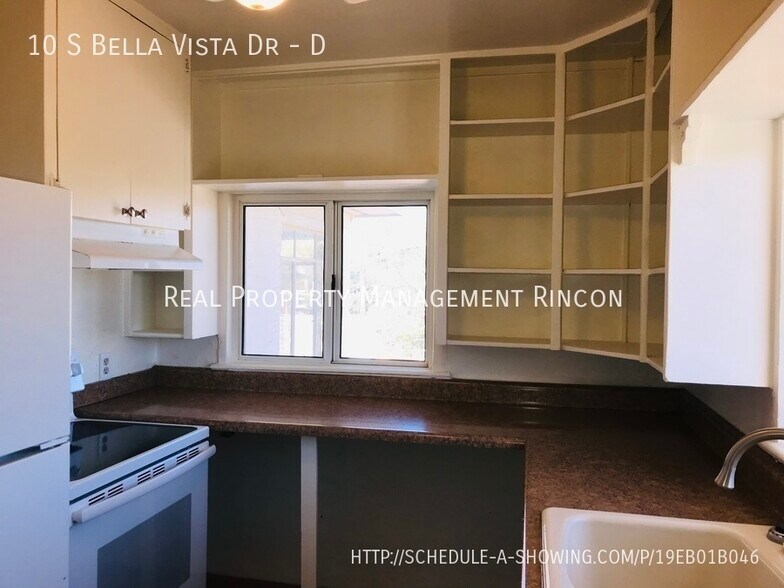 Building Photo - 10 S Bella Vista Dr