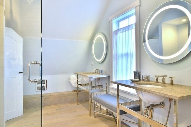 Building Photo - 5 Green Ln