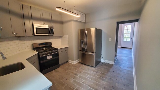 Building Photo - 315 W 30th St