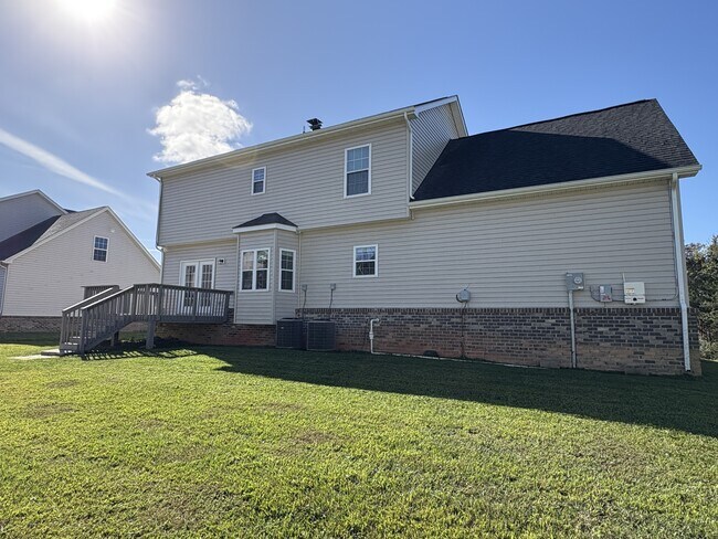 Building Photo - 189 Traverse Dr