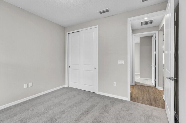 Building Photo - New construction 4/3 on cul-de-sac in cove...