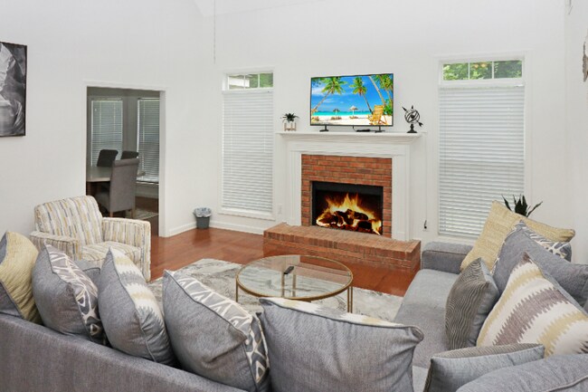 Building Photo - 888 Saddlebred Way