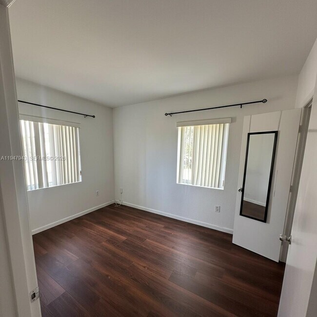 Building Photo - 415 NW 84th St