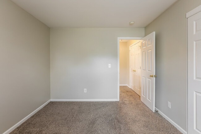 Building Photo - 153 Paxton Pl