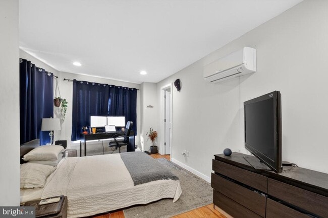 Building Photo - 1241 S 28th St