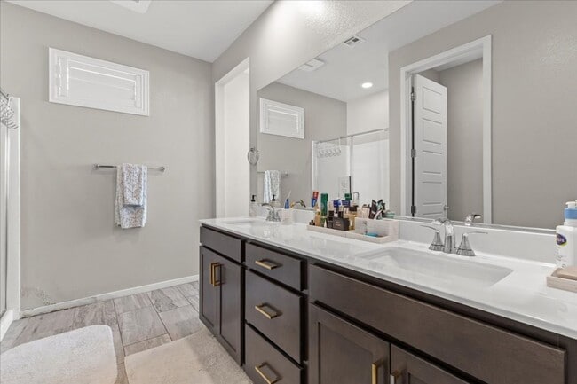 Building Photo - Luxurious, Modern, Completely Renovated 3 Bedroom Home In the Heart of Summerlin