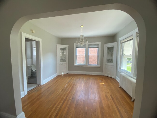 Building Photo - 2363 Ashurst Rd