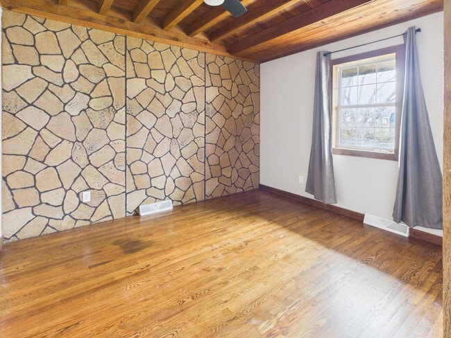 Building Photo - 500 Hancock Ave