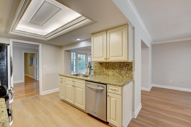 Building Photo - 1010 SW 1st St