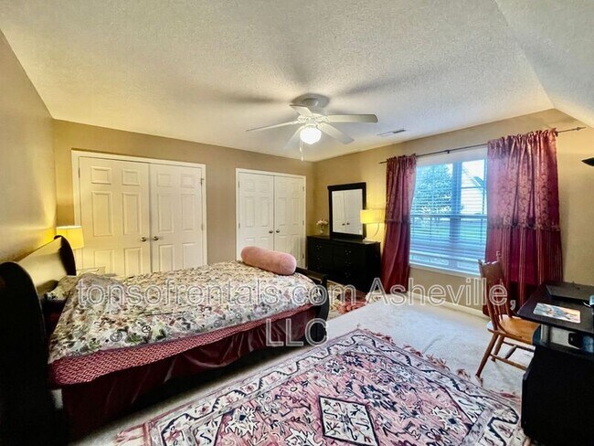 Building Photo - 51 Yorktown Cir